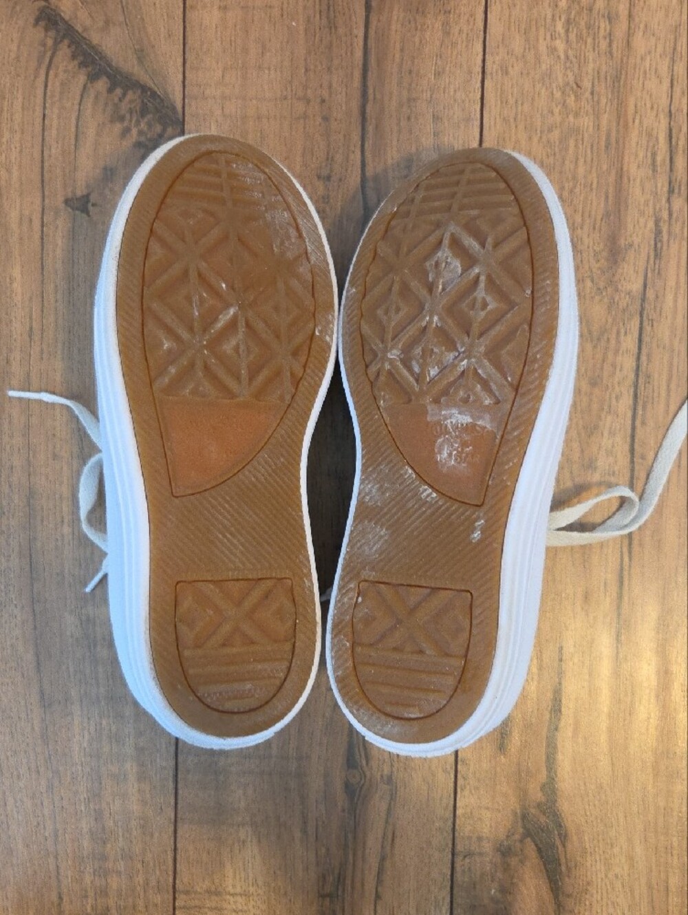 Converse Women's Low-Top Platform Sneakers in Beige and White - Picture 3 of 6